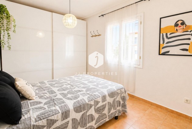D'occasion - Appartement -
Torrevieja - Playa del Cura