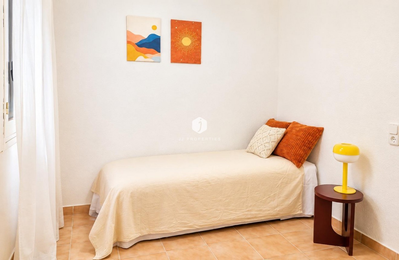 D'occasion - Appartement -
Torrevieja - Playa del Cura