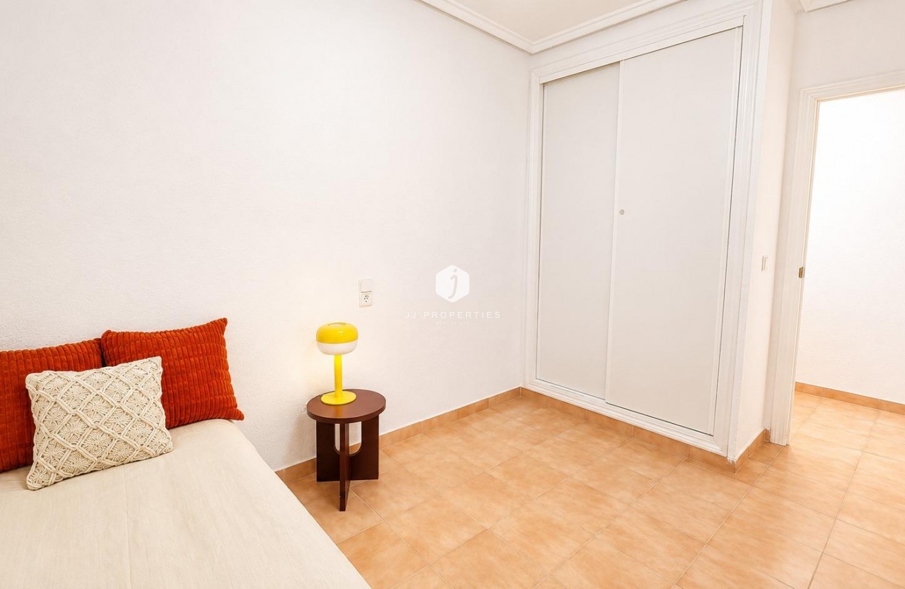 D'occasion - Appartement -
Torrevieja - Playa del Cura