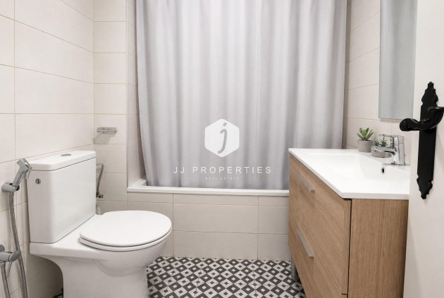 D'occasion - Appartement -
Torrevieja - Playa del Cura