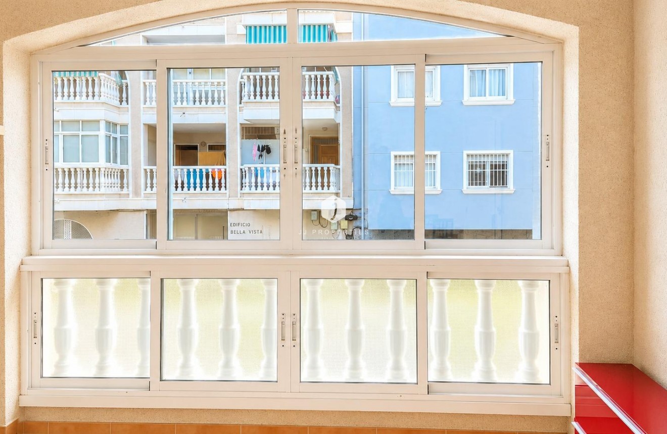 D'occasion - Appartement -
Torrevieja - Playa del Cura
