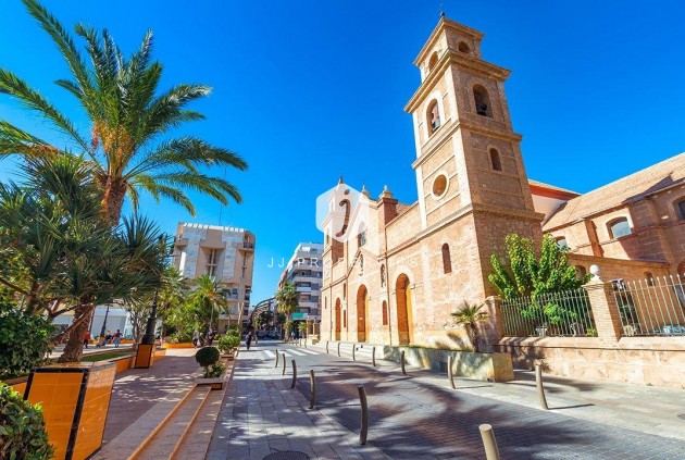 D'occasion - Appartement -
Torrevieja - Playa del Cura