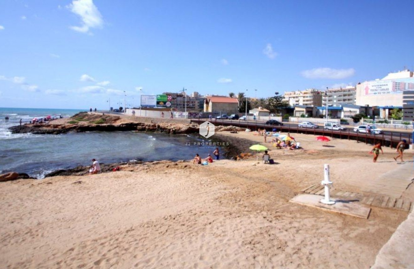 D'occasion - Appartement -
Torrevieja - Playa del Cura