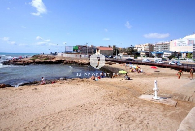 D'occasion - Appartement -
Torrevieja - Playa del Cura
