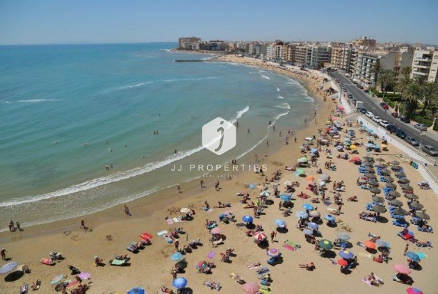 D'occasion - Appartement -
Torrevieja - Playa del Cura