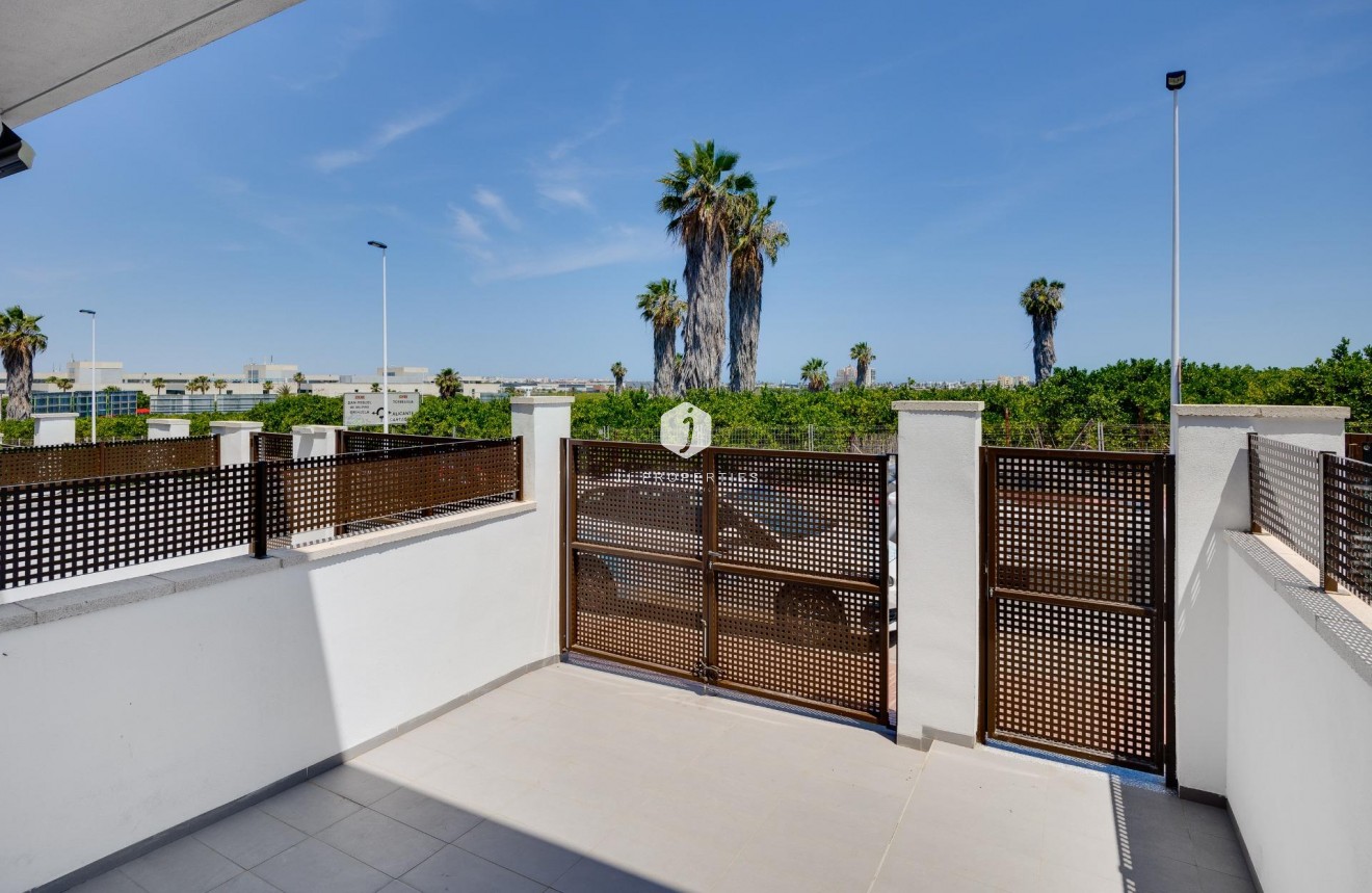 D'occasion - Chalet -
Torrevieja - Los Balcones