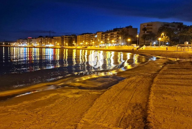 Resale - Apartment / flat -
Torrevieja - Playa de los Locos