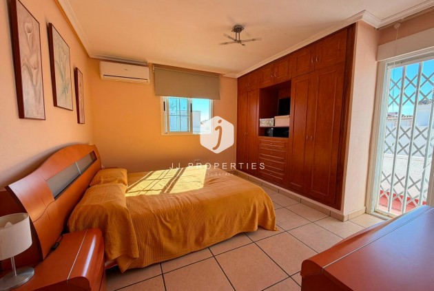 Tweedehands - Chalet -
Torrevieja - Carrefour