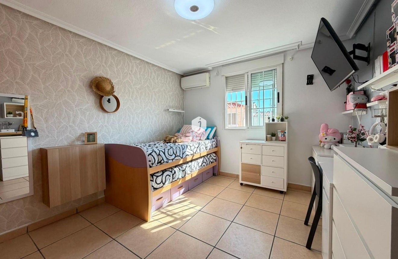Tweedehands - Chalet -
Torrevieja - Carrefour