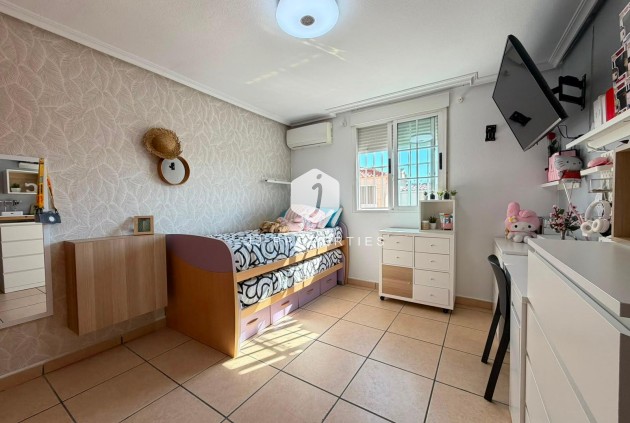 Tweedehands - Chalet -
Torrevieja - Carrefour