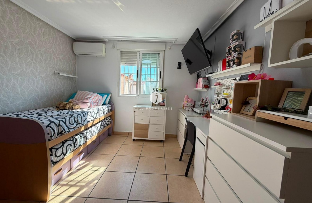 Tweedehands - Chalet -
Torrevieja - Carrefour
