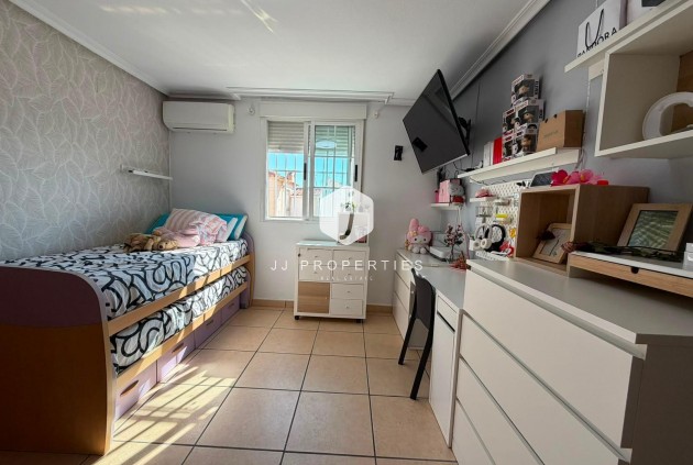 Tweedehands - Chalet -
Torrevieja - Carrefour