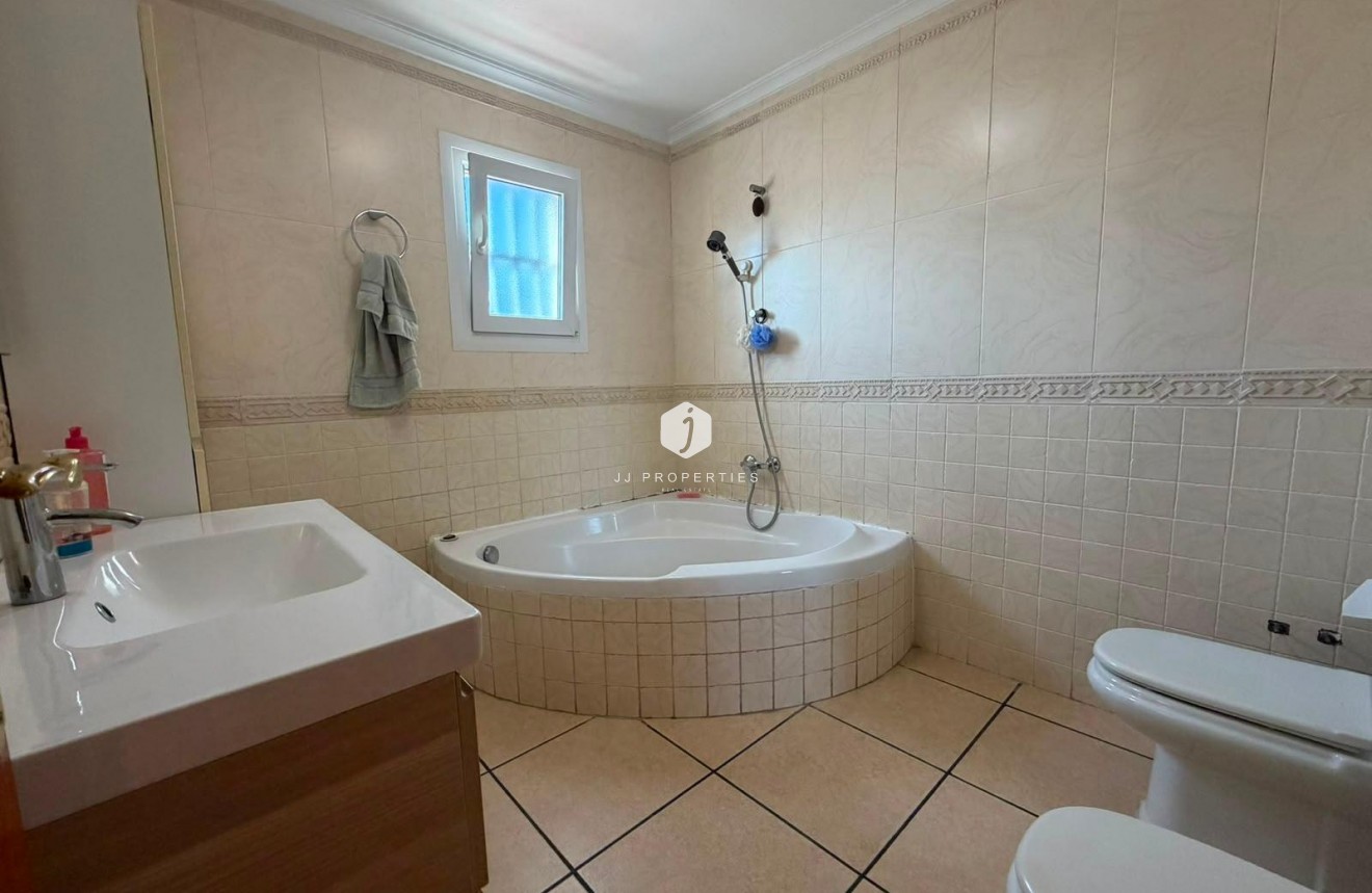 Tweedehands - Chalet -
Torrevieja - Carrefour