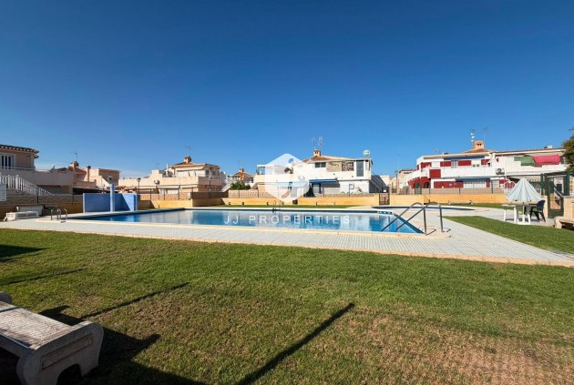Tweedehands - Chalet -
Torrevieja - Carrefour