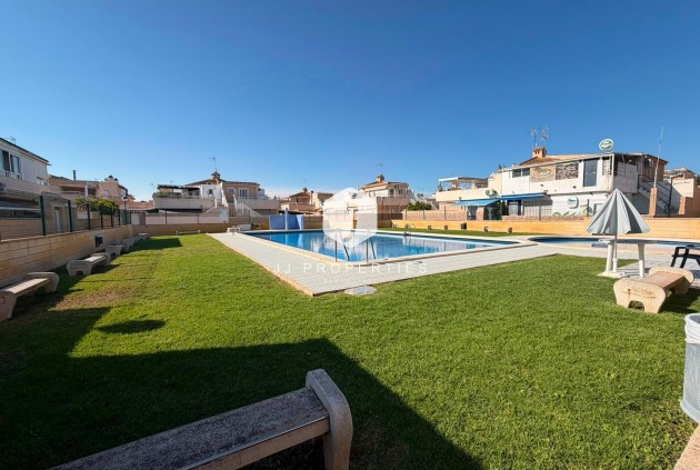 Tweedehands - Chalet -
Torrevieja - Carrefour