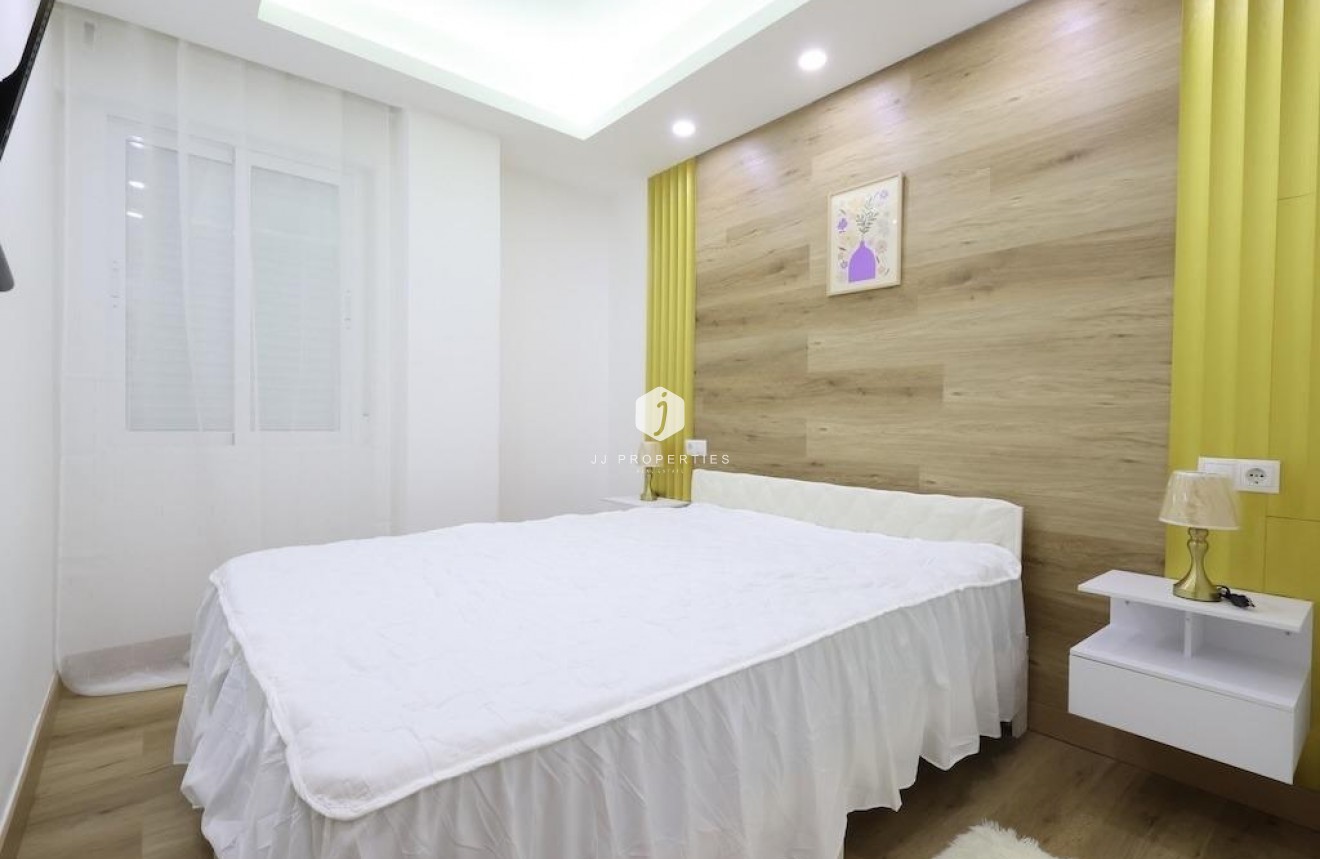 Tweedehands - Appartement / flat -
Torrevieja - Costa Blanca