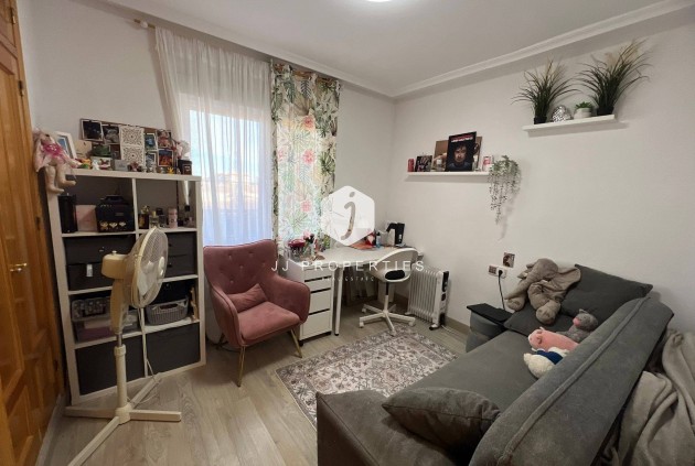 D'occasion - Appartement -
Torrevieja - aguas nuevas