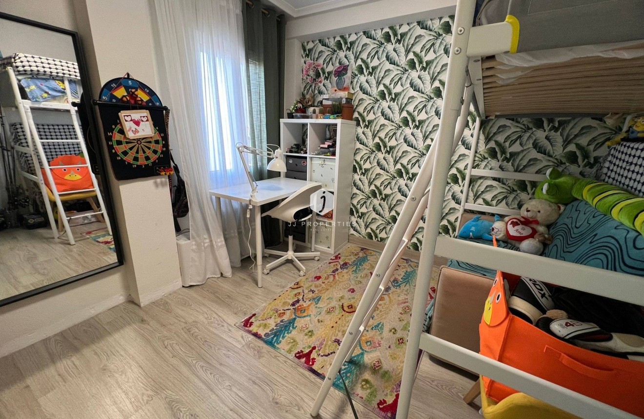 D'occasion - Appartement -
Torrevieja - aguas nuevas