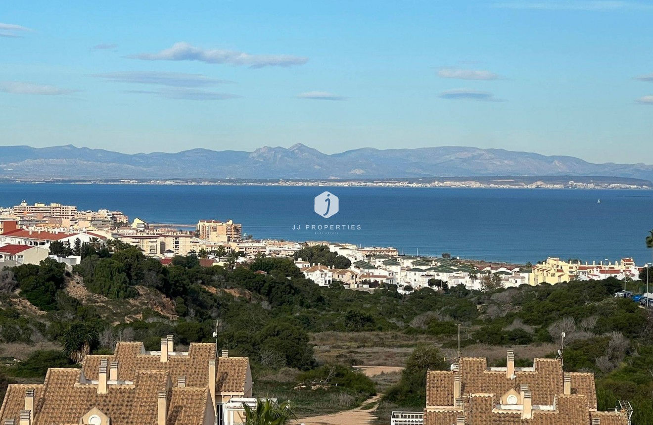 D'occasion - Appartement -
Torrevieja - aguas nuevas