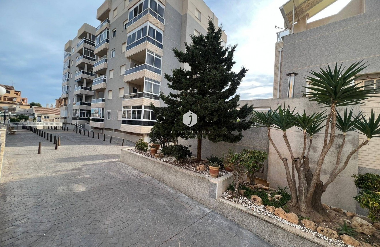 D'occasion - Appartement -
Torrevieja - aguas nuevas