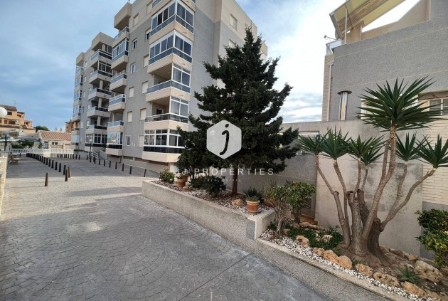 D'occasion - Appartement -
Torrevieja - aguas nuevas