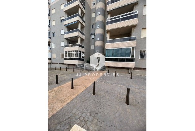 D'occasion - Appartement -
Torrevieja - aguas nuevas