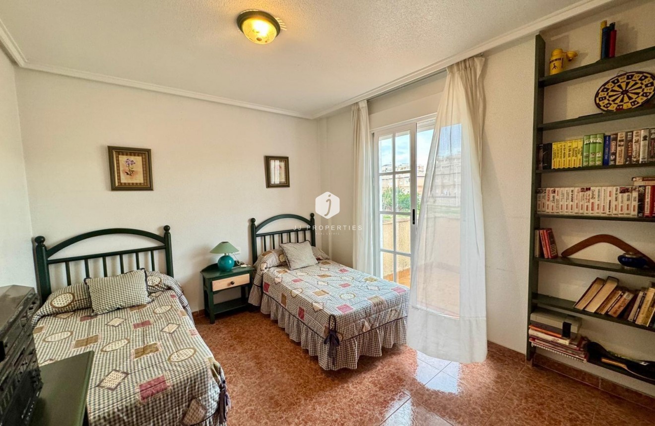 Resale - Villa -
Torrevieja - Costa Blanca