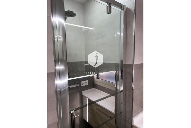 Resale - Apartment / flat -
Torrevieja - Playa del Cura
