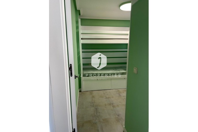 Resale - Apartment / flat -
Torrevieja - Playa del Cura