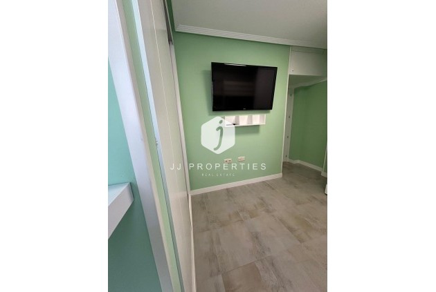 Resale - Apartment / flat -
Torrevieja - Playa del Cura