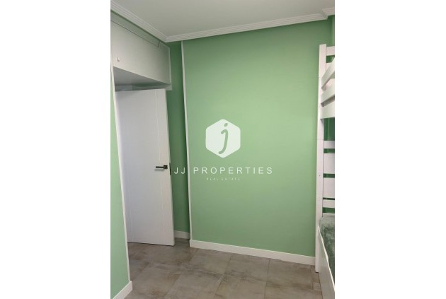 Resale - Apartment / flat -
Torrevieja - Playa del Cura