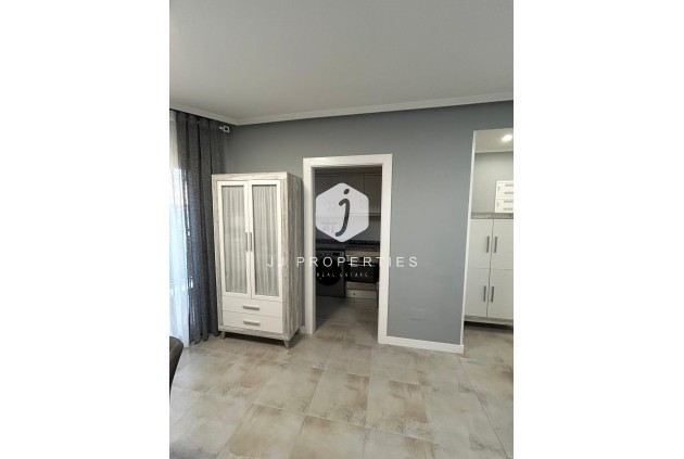Resale - Apartment / flat -
Torrevieja - Playa del Cura