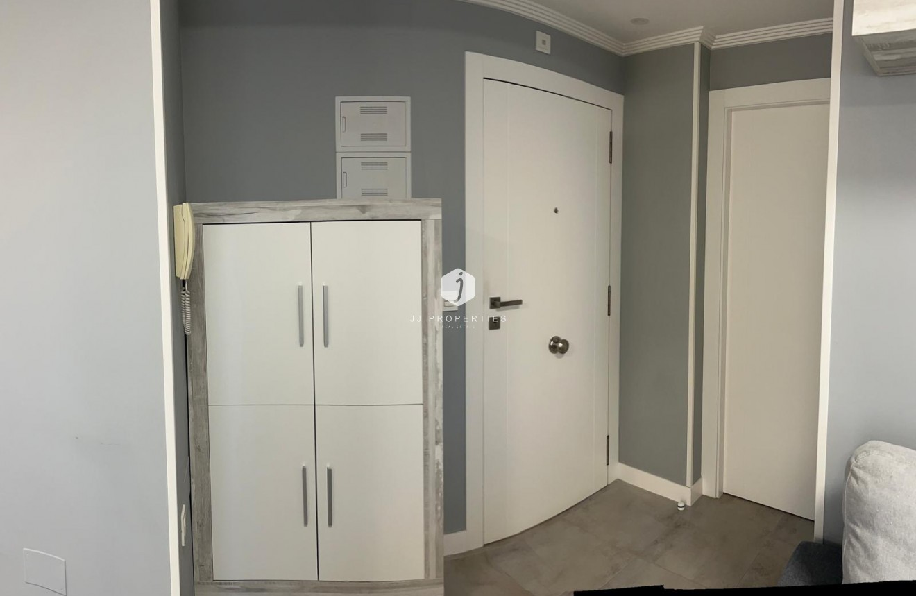 Resale - Apartment / flat -
Torrevieja - Playa del Cura
