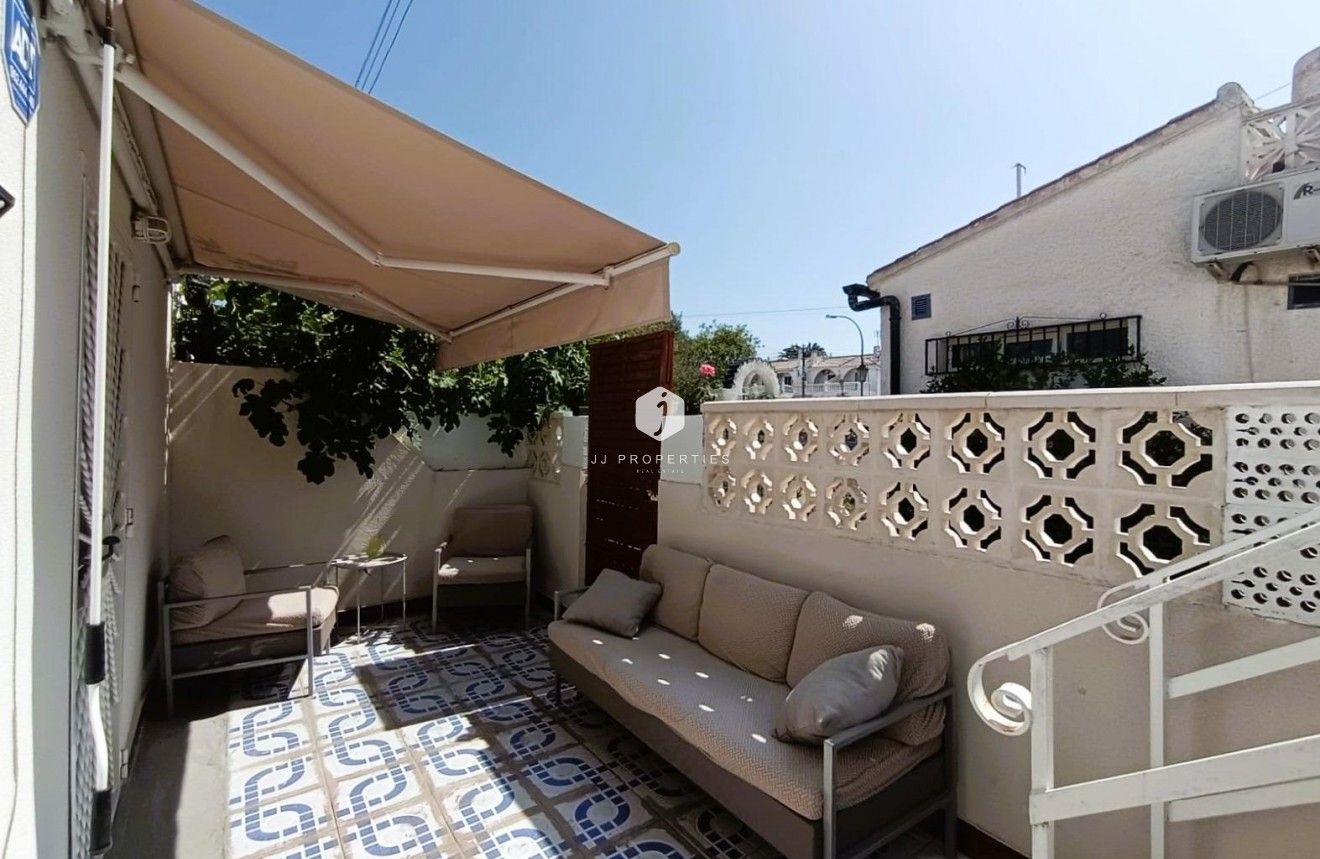 Resale - Bungalow -
Torrevieja - Costa Blanca