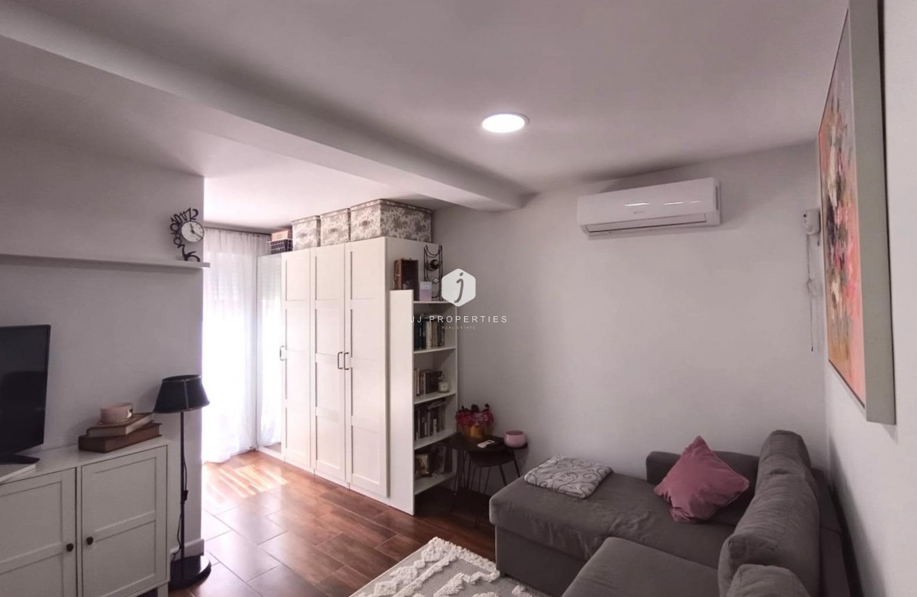 Resale - Bungalow -
Torrevieja - Costa Blanca