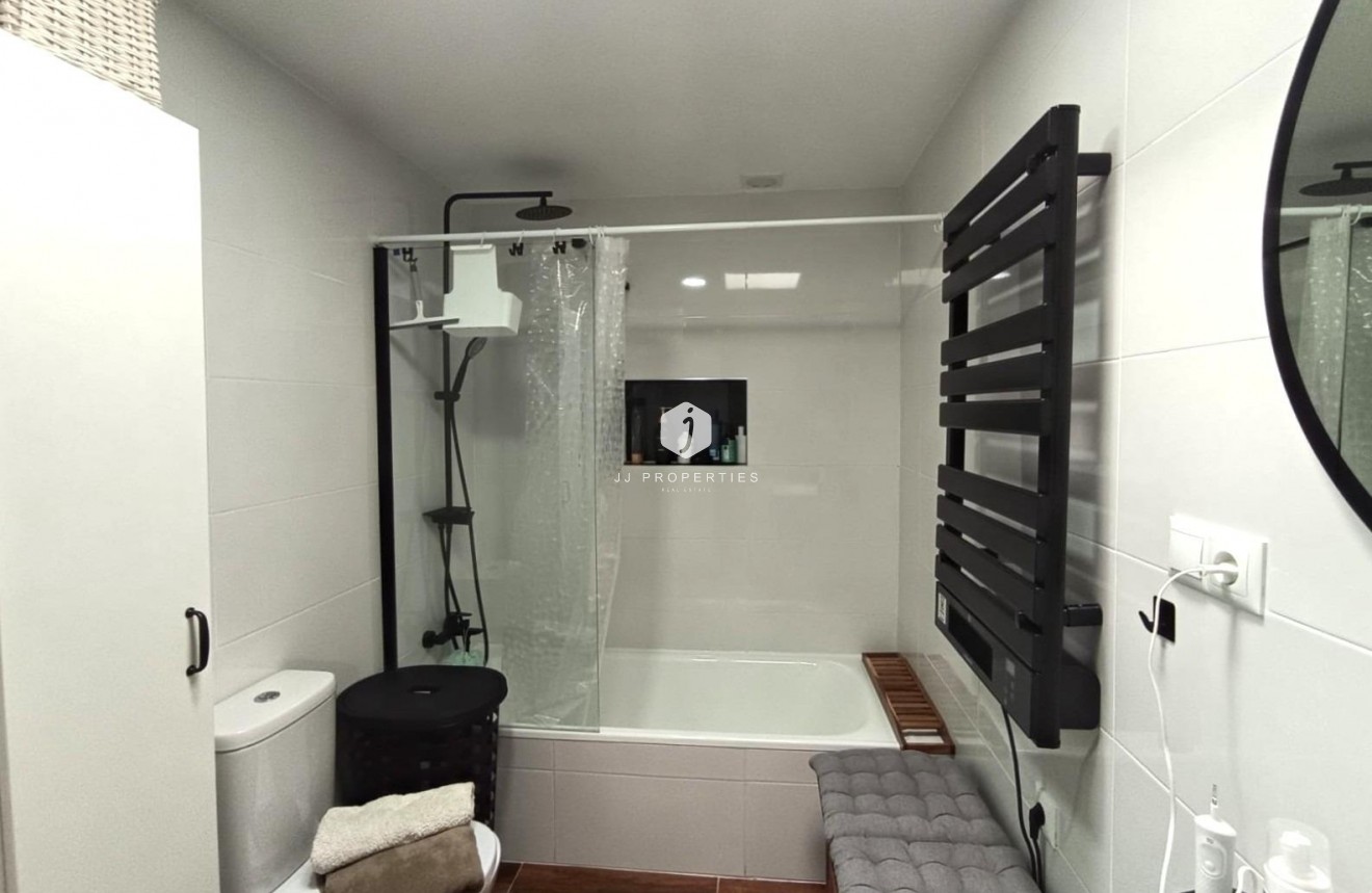 Resale - Bungalow -
Torrevieja - Costa Blanca