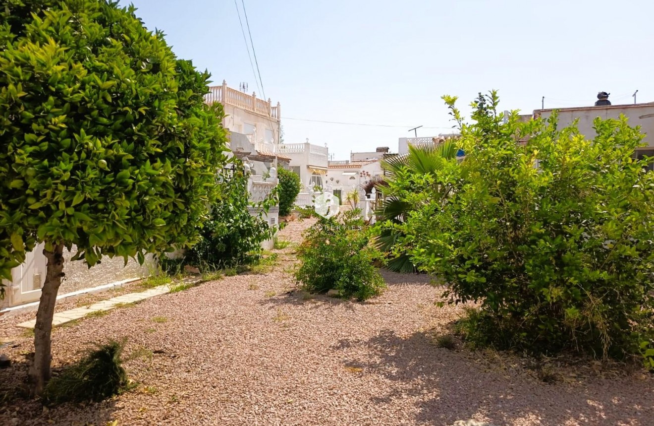 Resale - Bungalow -
Torrevieja - Costa Blanca