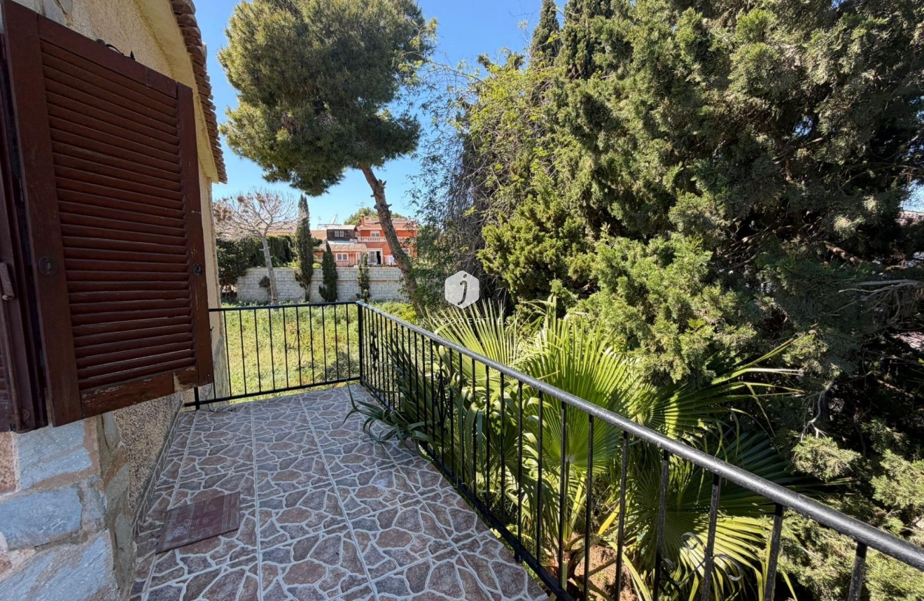 Segunda mano - Villa -
Torrevieja - Los Balcones - Los Altos del Edén