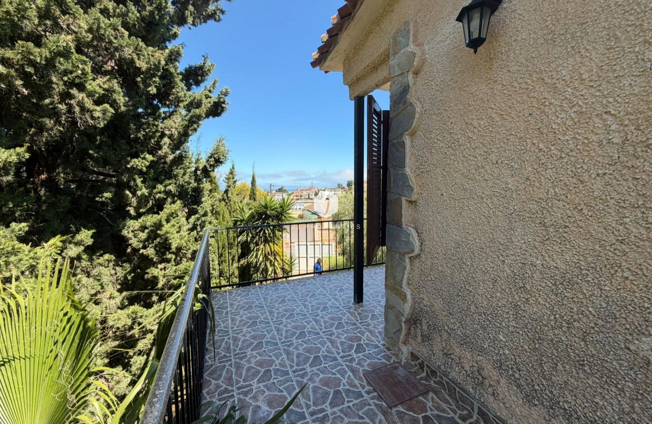 Segunda mano - Villa -
Torrevieja - Los Balcones - Los Altos del Edén