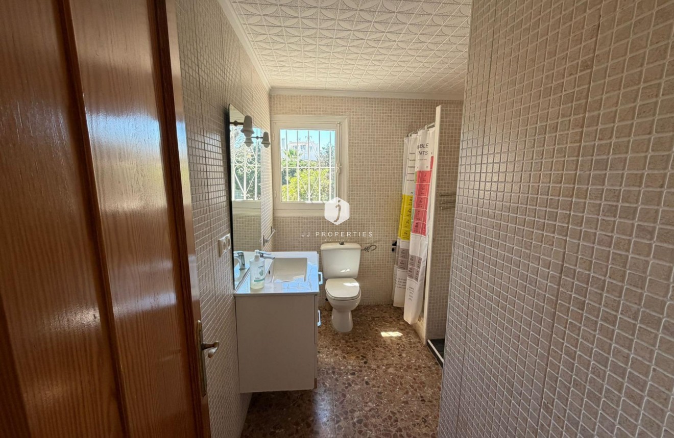 Segunda mano - Villa -
Torrevieja - Los Balcones - Los Altos del Edén