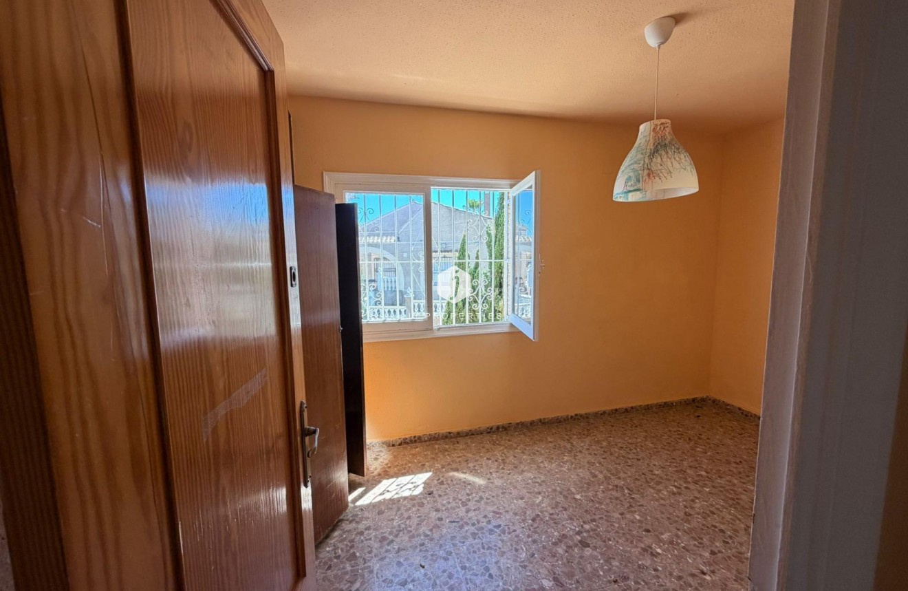 Segunda mano - Villa -
Torrevieja - Los Balcones - Los Altos del Edén