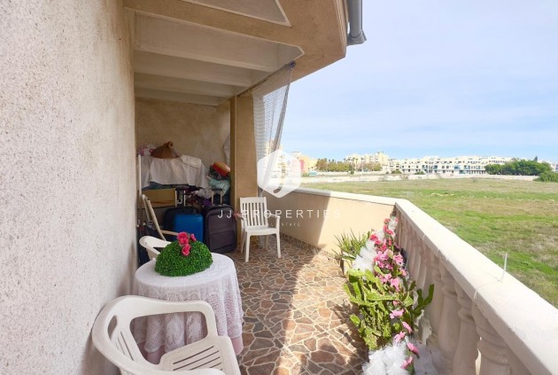 D'occasion - Attique -
Torrevieja - Estacion de autobuses