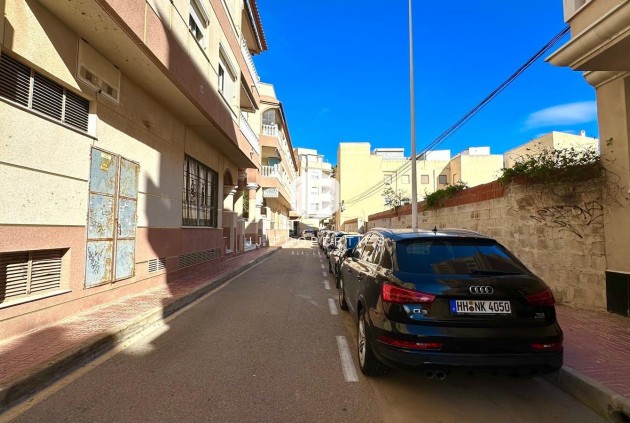 Z drugiej ręki - Mieszkanie w bloku -
Torrevieja - La Mata Pueblo