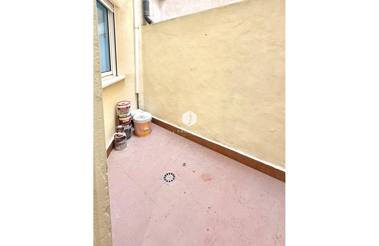 Z drugiej ręki - Mieszkanie w bloku -
Torrevieja - La Mata Pueblo