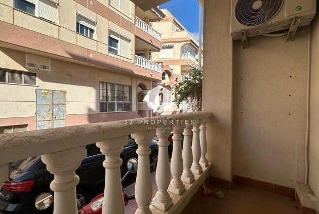 Z drugiej ręki - Mieszkanie w bloku -
Torrevieja - La Mata Pueblo