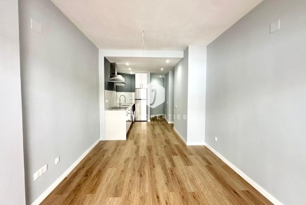Z drugiej ręki - Mieszkanie w bloku -
Torrevieja - La Mata Pueblo