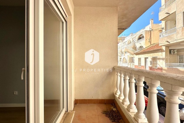 Z drugiej ręki - Mieszkanie w bloku -
Torrevieja - La Mata Pueblo