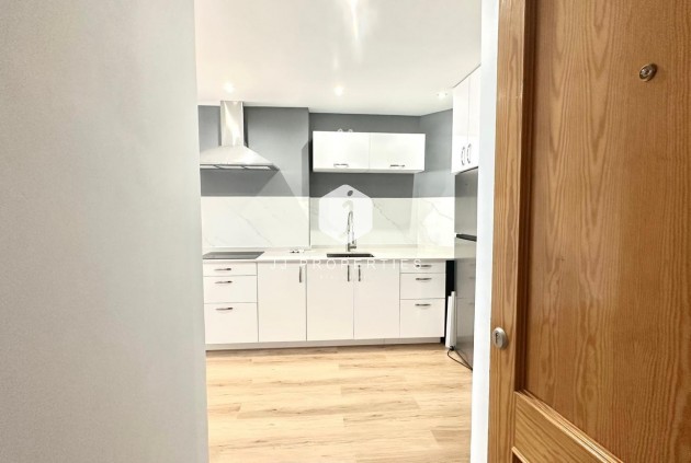 Z drugiej ręki - Mieszkanie w bloku -
Torrevieja - La Mata Pueblo