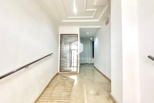 Z drugiej ręki - Mieszkanie w bloku -
Torrevieja - La Mata Pueblo