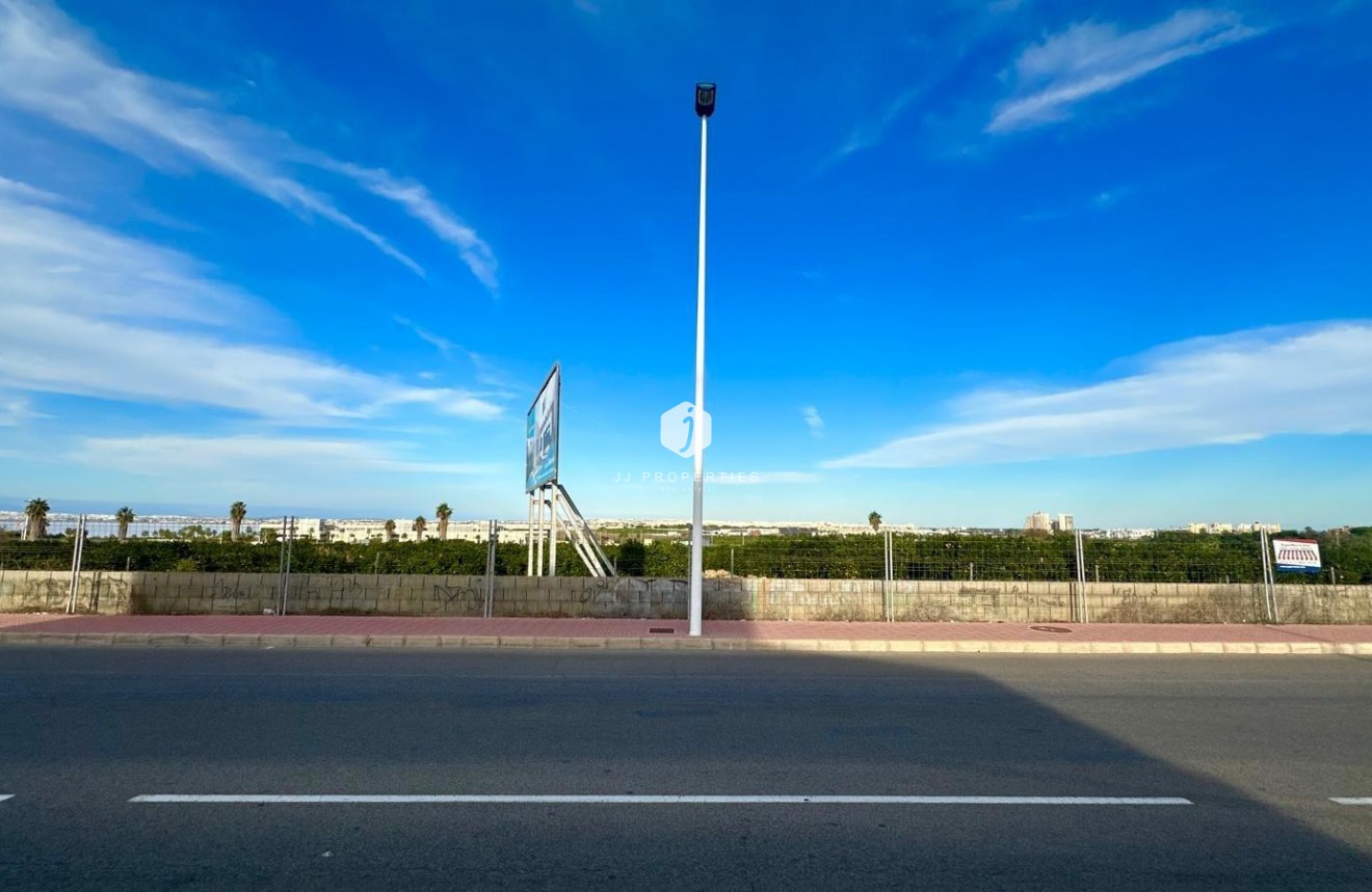 Resale - Chalet -
Torrevieja - La siesta